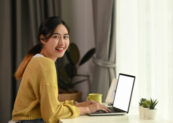 anyak yang tertarik untuk kerja online di rumah.