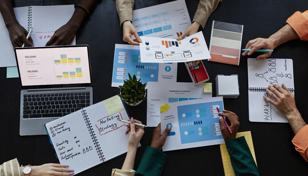 Membuat marketing plan perlu didiskusikan dengan stakeholder dan divisi terkait, agar hasilnya lebih sesuai dengan kebutuhan.
