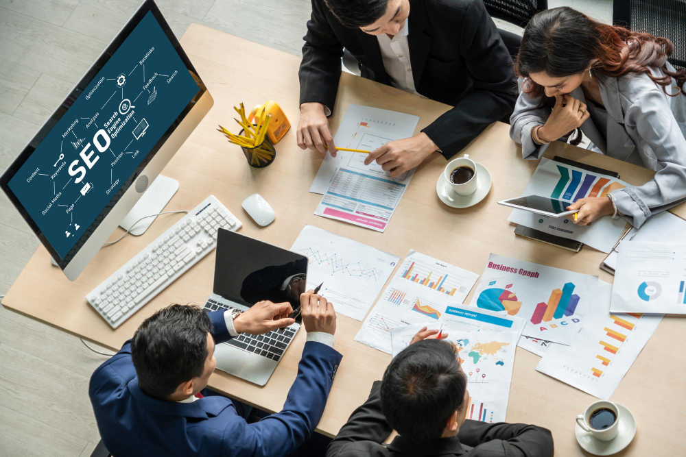 Memanfaatkan digital marketing adalah salah satu cara strategi pemasaran yang efektif.