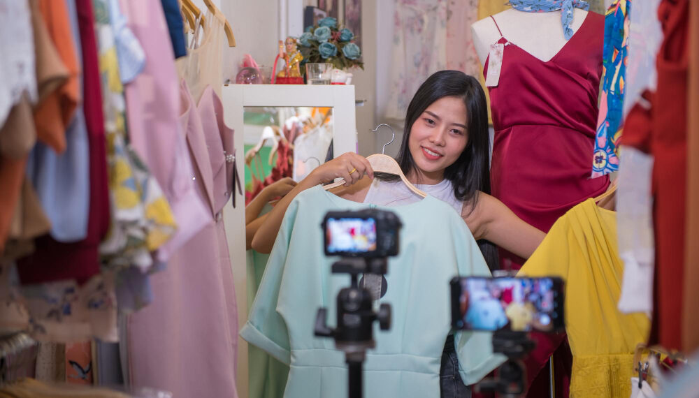 TikTok Shop adalah fitur di platform TikTok yang difungsikan sebagai marketplace.