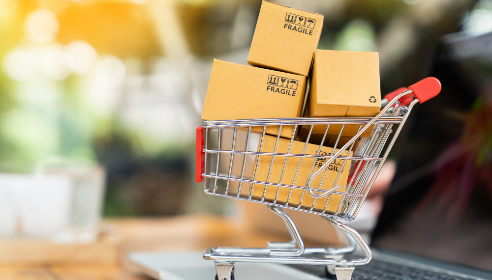 Keberadaan marketplace akan sangat memudahkan para pelaku usaha untuk menjajakan barang atau jasa mereka.