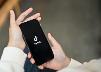 Bagaimana cara menambahkan link di bio TikTok?