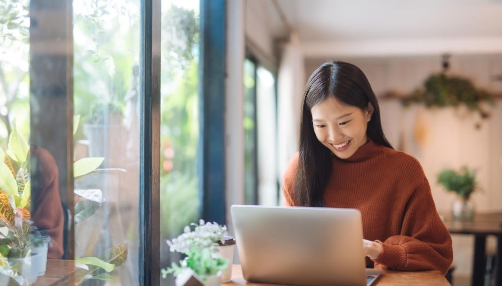 Translator adalah salah satu pekerjaan online untuk mahasiswa tanpa modal.