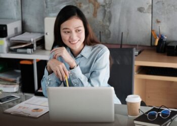Seperti apa contoh kontrak kerja freelance?