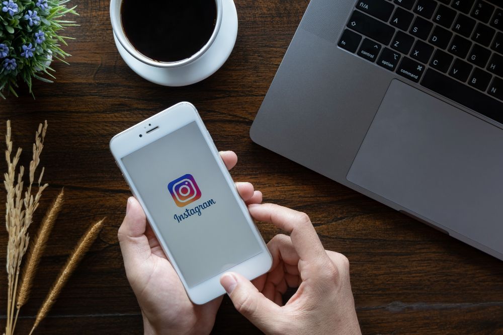 Bagaimana cara menambahkan link di bio Instagram?
