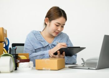 Bagaimana contoh pesan pembuka olshop yang baik?