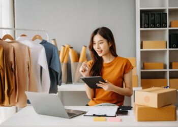 Tingkatkan potensi penjualan dengan menjadi merchant.