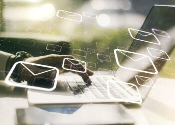 Email drip campaign adalah email yang otomatis dikirimkan kepada pelanggan untuk melakukan tindakan tertentu di suatu website.