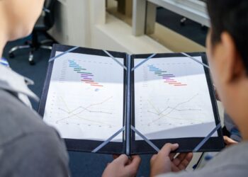 Seperti apa contoh analisis kompetitor dalam bisnis?