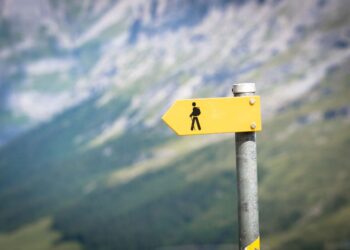 Breadcrumbs adalah penunjuk jalan di website