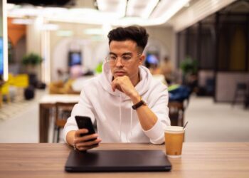 Fitur People Also Ask bisa menjawab pertanyaan yang dicari user secara cepat dan singkat.
