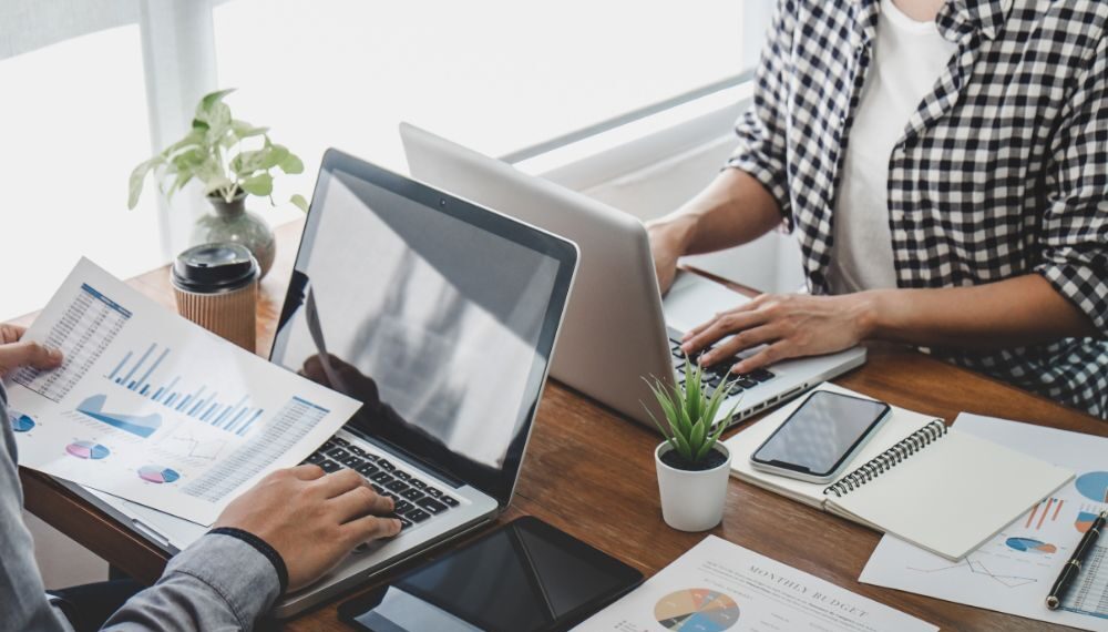 Contoh action plan marketing menjadi pedoman yang sangat membantu dalam mencapai tujuan bisnis.