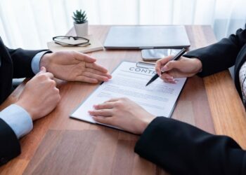 Contoh Statement of Work perlu dibuat, disepakati, dan diketahui oleh seluruh pihak yang terkait dengan proyek tersebut.
